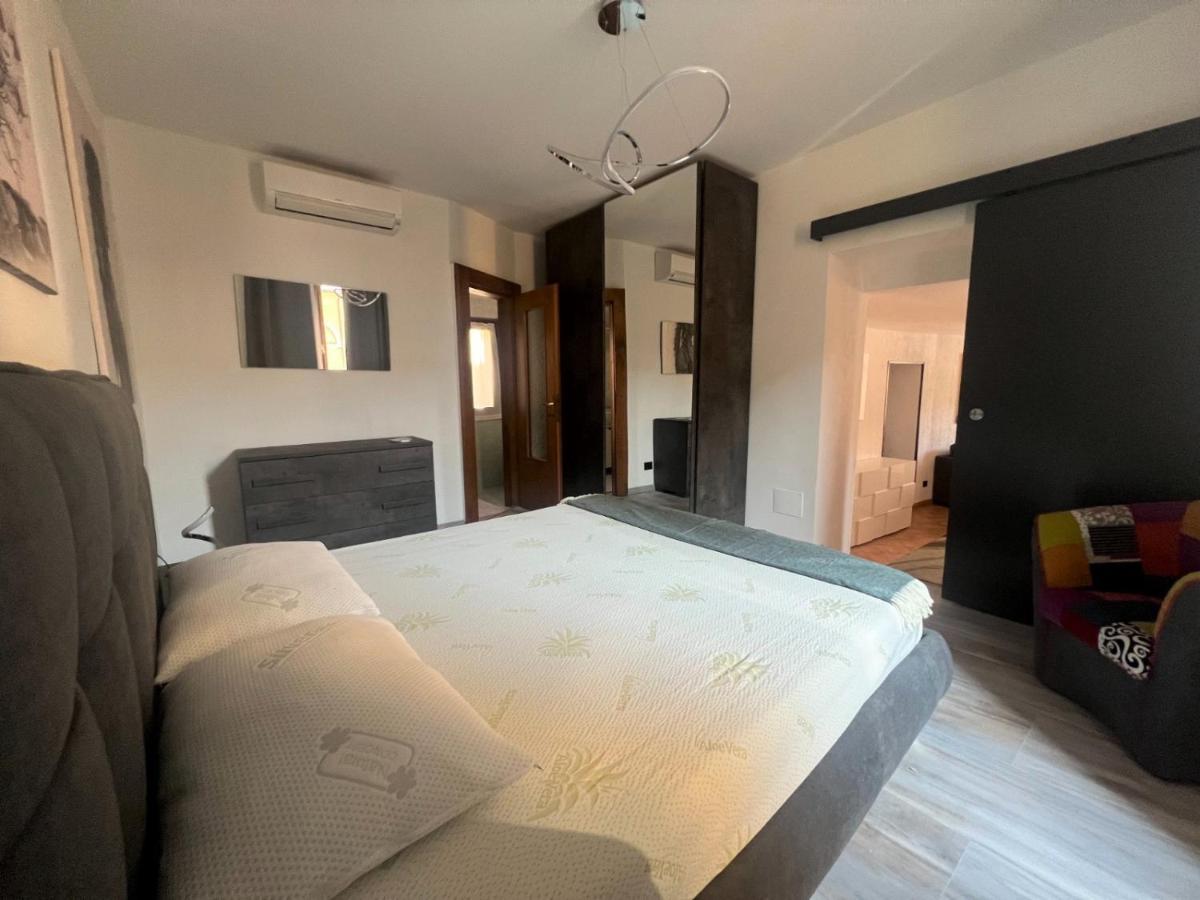 Apartment In Central Square With Lake View Лено Экстерьер фото